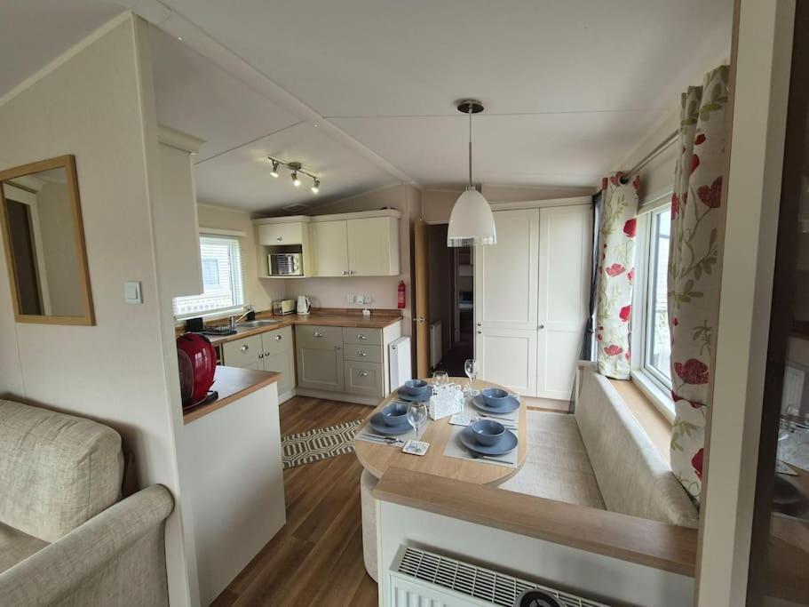 Amazing 2Bedroom Caravan In Lincoln, แททเทอร์ชอล ภายนอก รูปภาพ